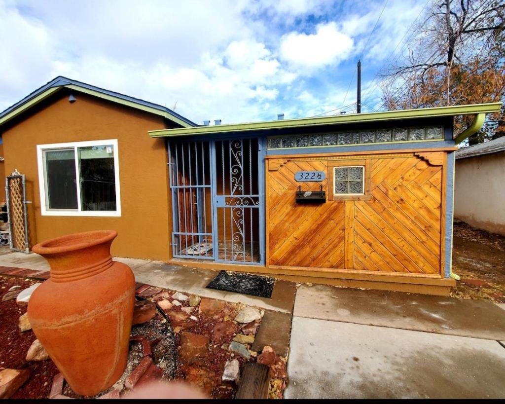 Pet Friendly Modern Casita In Heart Of Nob Hill Villa Albuquerque Eksteriør billede